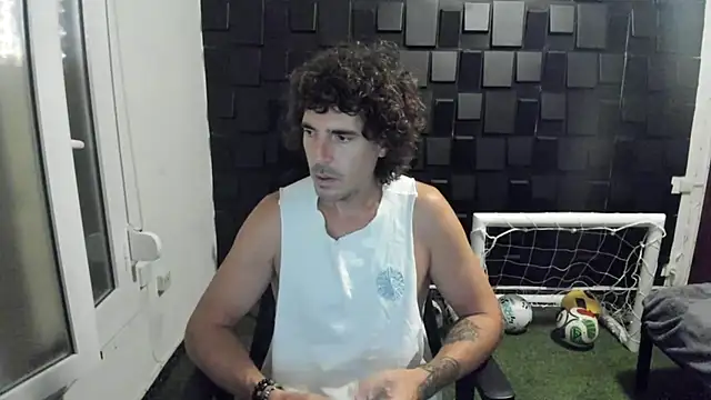Snapshot of joaquin420_hot chatting on June 27, 2026, 9:04 am joaquin420 hot online show from June 27, 2026, 9:04 am