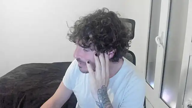 Snapshot of joaquin420_hot chatting on February 24, 2026, 5:25 pm joaquin420 hot online show from February 24, 2026, 5:25 pm