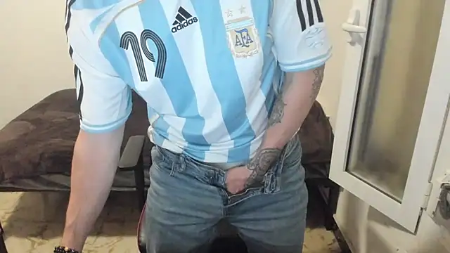 Snapshot of joaquin420_hot chatting on February 21, 2026, 10:12 pm joaquin420 hot online show from February 21, 2026, 10:12 pm