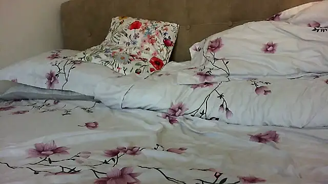 Snapshot of elyseblue chatting on April 5, 2026, 4:13 pm elyseblue online show from April 5, 2026, 4:13 pm