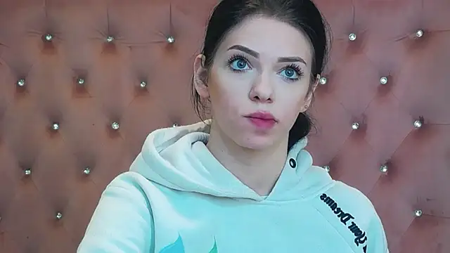 Snapshot of PeachyElla26 chatting on February 20, 2026, 10:39 am PeachyElla26 online show from February 20, 2026, 10:39 am