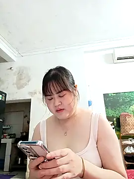 Snapshot of Kee-kimlee chatting on April 15, 2026, 10:10 am Kee-kimlee online show from April 15, 2026, 10:10 am