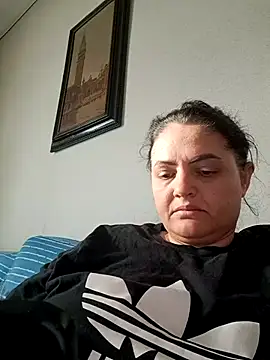 Snapshot of Sony28v chatting on April 5, 2026, 6:31 am Sony28v online show from April 5, 2026, 6:31 am