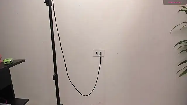 Snapshot of miarouse_0 chatting on February 12, 2026, 7:35 pm miarouse 0 online show from February 12, 2026, 7:35 pm