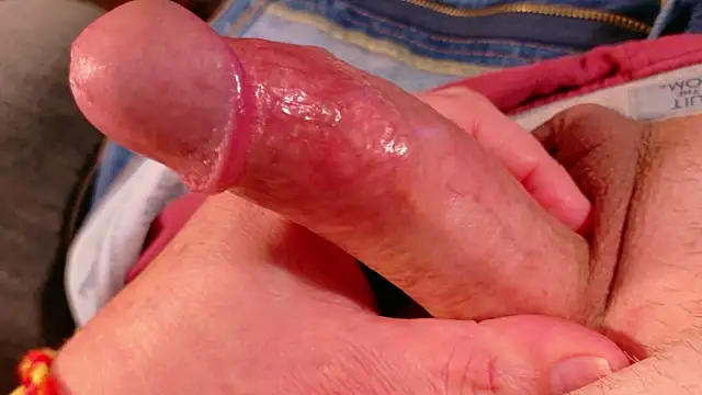 Snapshot of Littlebits1234 chatting on April 10, 2026, 3:52 pm Littlebits1234 online show from April 10, 2026, 3:52 pm