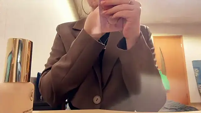 Snapshot of RoseBakeer chatting on March 1, 2026, 8:09 pm RoseBakeer online show from March 1, 2026, 8:09 pm