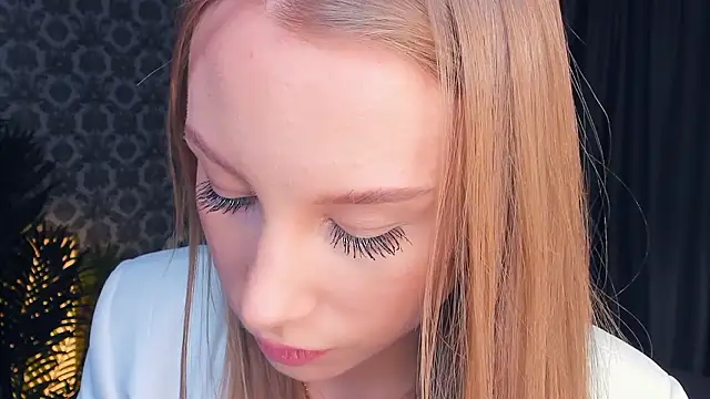 CarmenLipkin online show from February 27, 2026, 2:39 pm