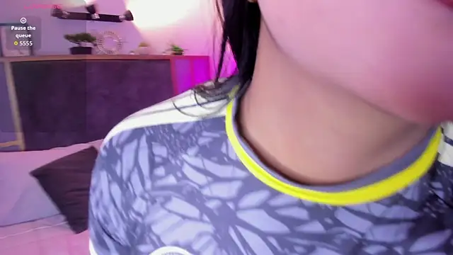 Snapshot of Lola_12_ chatting on July 7, 2026, 1:47 pm Lola 12 online show from July 7, 2026, 1:47 pm
