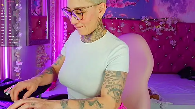 Everlyn sexx online show from May 27, 2026, 2:35 pm