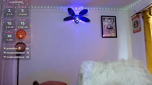 DanniHotBoy02 online show from May 16, 2026, 6:07 pm