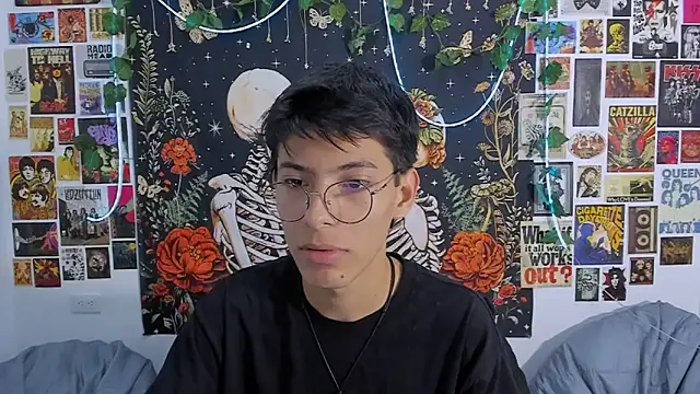 alextop  online show from March 21, 2026, 10:35 pm