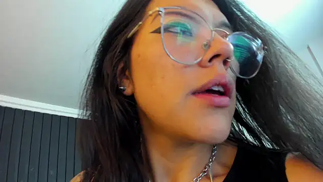 Snapshot of Lanadelrey_1 chatting on May 27, 2026, 11:06 am Lanadelrey 1 online show from May 27, 2026, 11:06 am