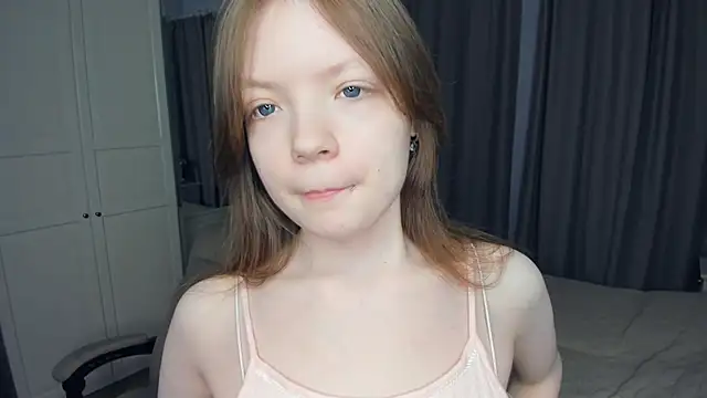 Snapshot of LavenderMitten chatting on April 9, 2026, 5:53 am LavenderMitten online show from April 9, 2026, 5:53 am