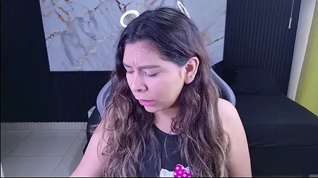 Snapshot of Sophie19__ chatting on March 29, 2026, 11:56 am Sophie19 online show from March 29, 2026, 11:56 am