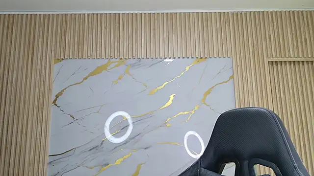 Snapshot of Sophie19__ chatting on April 10, 2026, 11:39 am Sophie19 online show from April 10, 2026, 11:39 am