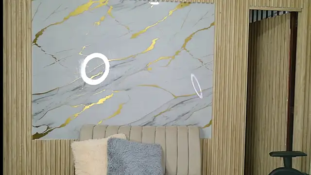 Snapshot of Sophie19__ chatting on April 15, 2026, 11:38 am Sophie19 online show from April 15, 2026, 11:38 am