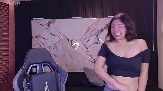 Snapshot of Sophie19__ chatting on March 30, 2026, 11:44 am Sophie19 online show from March 30, 2026, 11:44 am