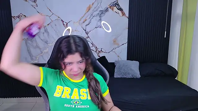 Snapshot of Sophie19__ chatting on March 20, 2026, 11:44 am Sophie19 online show from March 20, 2026, 11:44 am