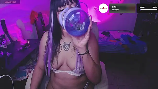 Snapshot of Purple-Pookiee chatting on April 4, 2026, 5:03 am Purple-Pookiee online show from April 4, 2026, 5:03 am