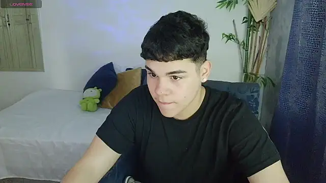 eithan jonnes online show from February 10, 2026, 8:41 pm