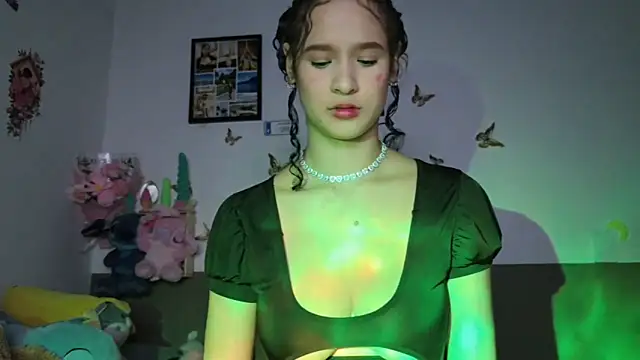 catalina santana4 online show from April 15, 2026, 3:01 am