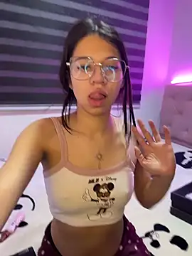 Snapshot of Deva_00 chatting on February 12, 2026, 11:04 pm Deva 00 online show from February 12, 2026, 11:04 pm