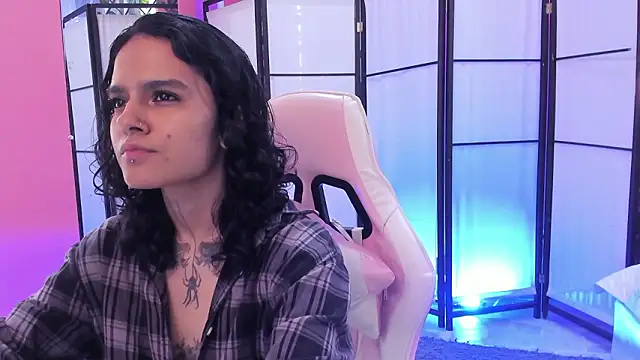 Julianne 7 online show from February 16, 2026, 7:34 pm