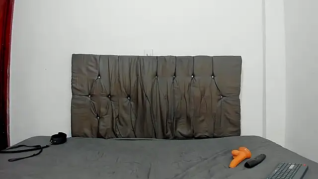 Snapshot of Ruby_RedMoon2 chatting on March 7, 2026, 8:14 pm Ruby RedMoon2 online show from March 7, 2026, 8:14 pm