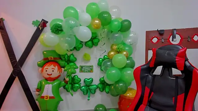 Snapshot of Ruby_RedMoon2 chatting on March 18, 2026, 8:43 pm Ruby RedMoon2 online show from March 18, 2026, 8:43 pm