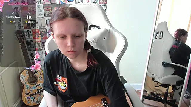 NikolFlostt online show from April 8, 2026, 1:07 am