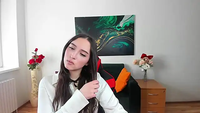 Effy Royse online show from February 10, 2026, 7:29 am