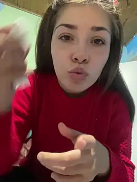 Snapshot of Luna33- chatting on May 17, 2026, 5:13 pm Luna33- online show from May 17, 2026, 5:13 pm