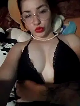 Snapshot of Luna33- chatting on February 16, 2026, 10:07 pm Luna33- online show from February 16, 2026, 10:07 pm