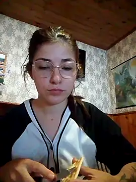 Snapshot of Luna33- chatting on March 31, 2026, 2:30 pm Luna33- online show from March 31, 2026, 2:30 pm