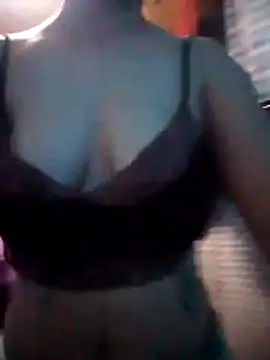 Snapshot of Luna33- chatting on February 28, 2026, 3:39 am Luna33- online show from February 28, 2026, 3:39 am