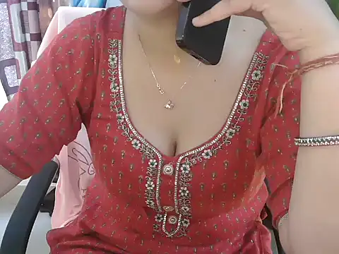 Snapshot of _chitranshi chatting on May 5, 2026, 7:00 am chitranshi online show from May 5, 2026, 7:00 am