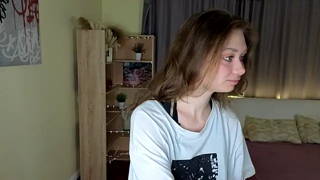 Snapshot of HolliBillig chatting on May 17, 2026, 7:14 pm HolliBillig online show from May 17, 2026, 7:14 pm
