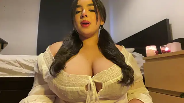 Snapshot of Mayaslow chatting on May 11, 2026, 6:27 pm Mayaslow online show from May 11, 2026, 6:27 pm