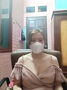 Trang26 online show from February 17, 2026, 4:04 pm