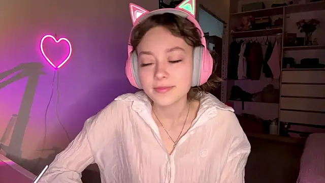 Snapshot of SlunkRear chatting on February 28, 2026, 10:09 pm SlunkRear online show from February 28, 2026, 10:09 pm