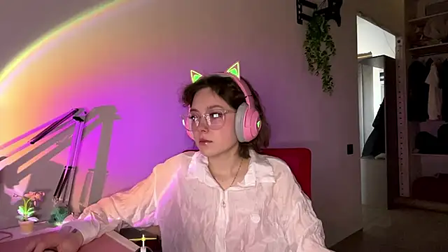 Snapshot of SlunkRear chatting on February 12, 2026, 11:59 pm SlunkRear online show from February 12, 2026, 11:59 pm