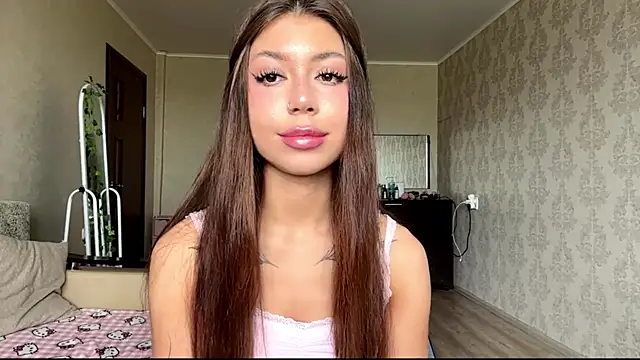 Snapshot of You_Club_Winx chatting on June 4, 2026, 7:24 am You Club Winx online show from June 4, 2026, 7:24 am