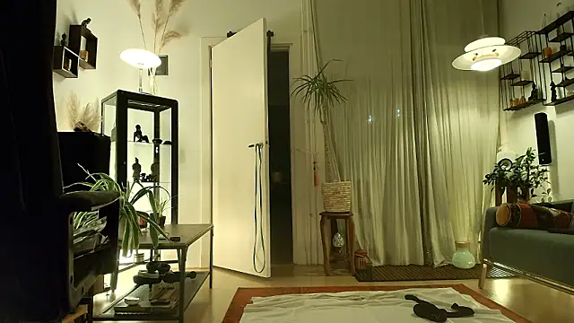 MiloXLive online show from March 13, 2026, 12:48 am