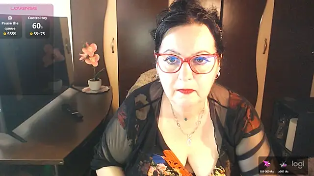 exiMIlf online show from May 22, 2026, 12:47 pm
