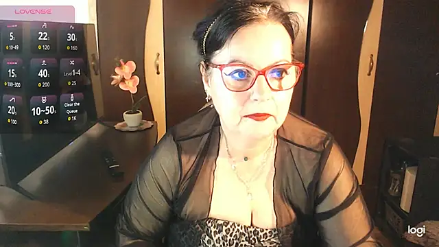 exiMIlf online show from May 17, 2026, 9:09 am