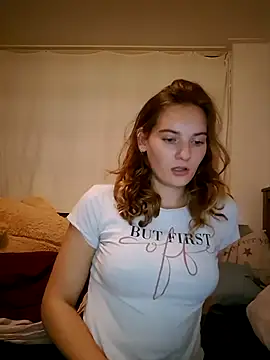 sweetsophie69 online show from March 10, 2026, 6:12 pm