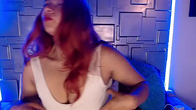 lunabloom2 online show from February 26, 2026, 2:06 pm