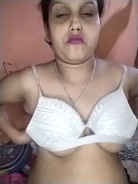 Nency Love143 online show from May 14, 2026, 5:21 pm