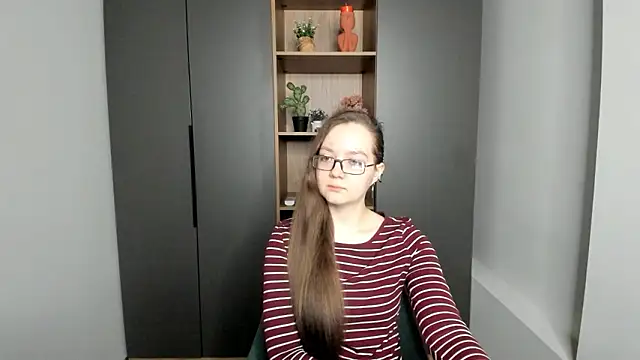 KatheyWasinger online show from February 12, 2026, 3:17 am