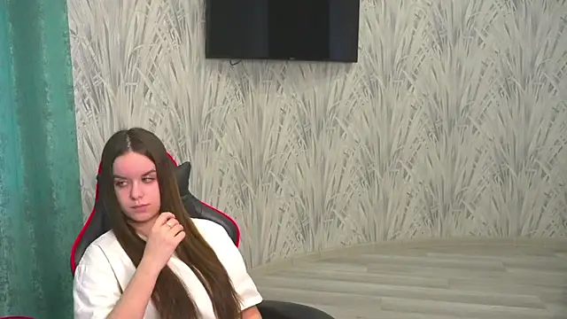 MarenCalarco online show from February 12, 2026, 10:26 am